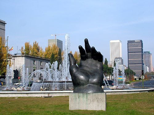 La Mano, Fernando Botero