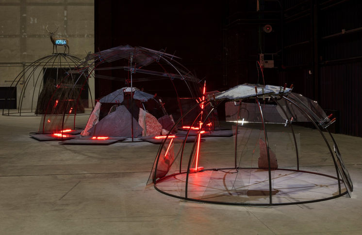 Mario Merz y su arte "povera" llegan al Reina Sofía